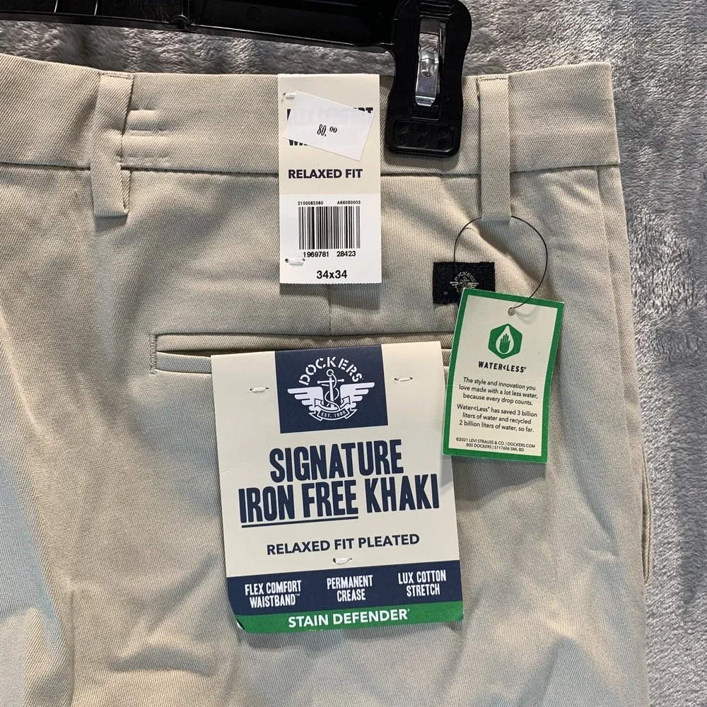 Dockers Mens Khaki Chino Pants 34 x‎ 34 Pleated Relaxed Fit Iron Free Signature